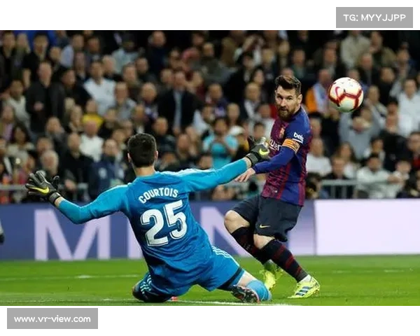 巴萨皇马百年争锋:西甲双雄如何塑造世界足球经典对决史传奇篇章